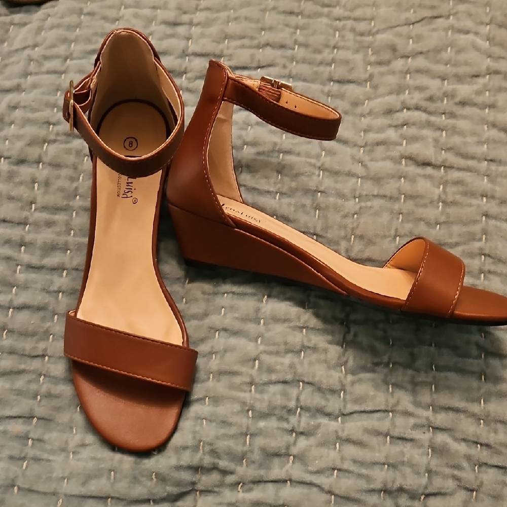 New, Tan, Lena Luisa, Vegan Leather, Wedge, Ankle Strap Sandals, Sz. 8.